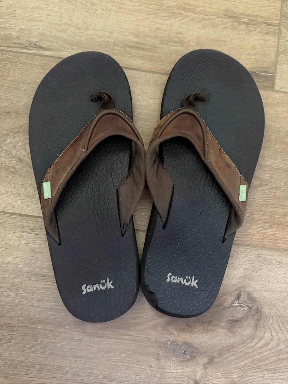 Sanuk Brown and Black Casual Flip Flops